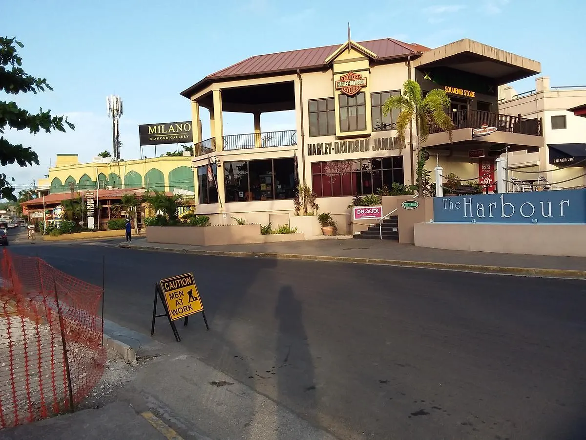 Mcfarlane'S Place Ocho Rios Jamaica