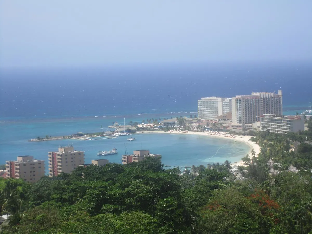 Mcfarlane'S Place Ocho Rios